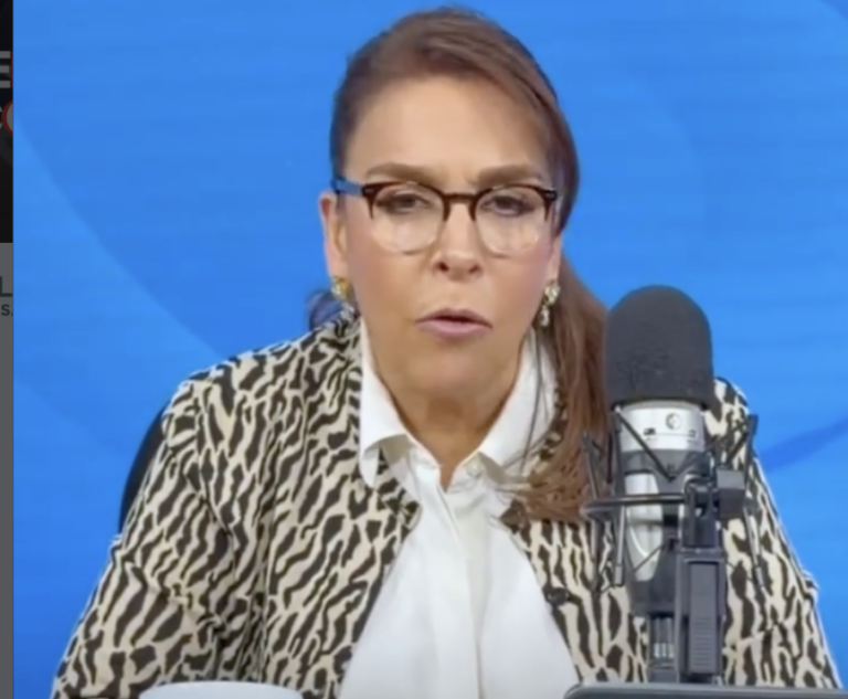 Fernanda Familiar sale en defensa de Saskia Niño de Rivera